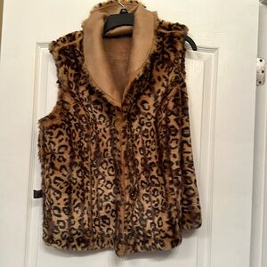 Faux fur leopard print vest